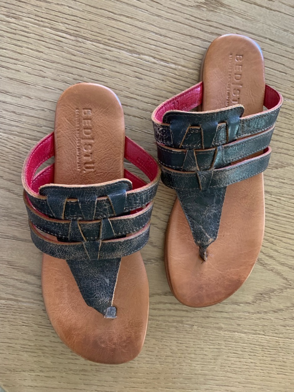 BED STU Rustic Black Sandal Size 7